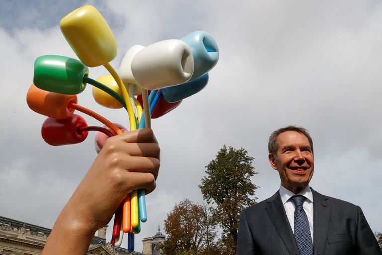 باقة زهور التوليب الملونة تكريما لضحايا الإرهاب