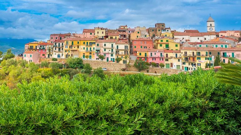 جزيرة إلبا الإيطالية