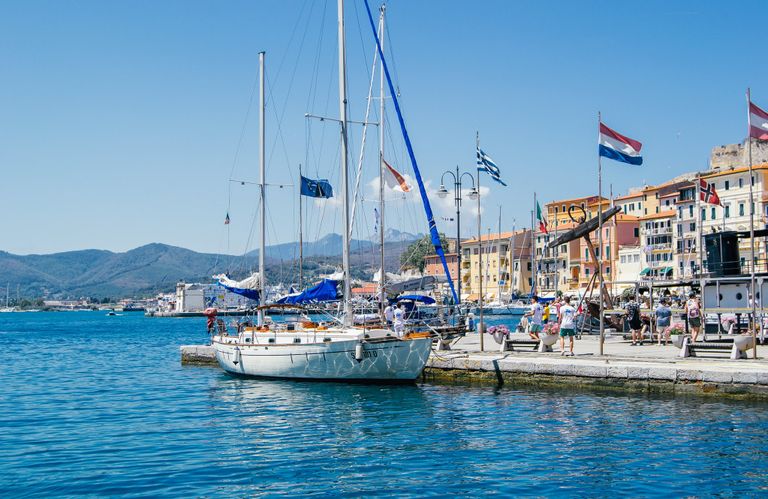 جزيرة إلبا الإيطالية