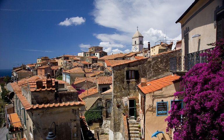 جزيرة إلبا الإيطالية