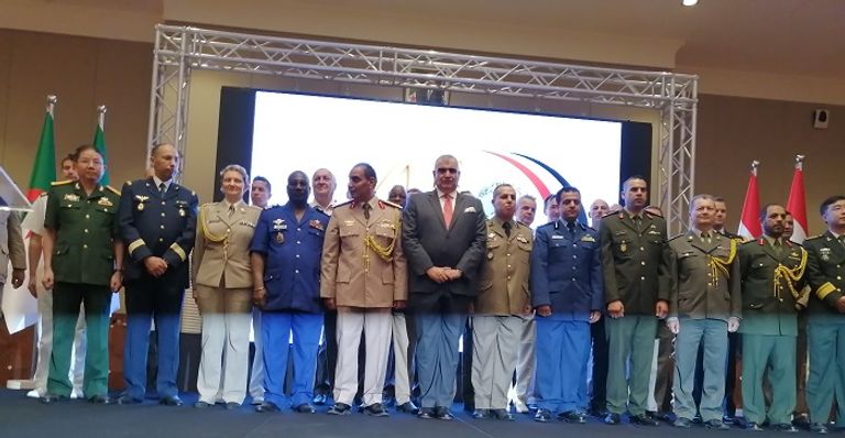 صورة تذكارية للملحقين العسكريين المشاركين من مختلف الدول في الحفل سفارة مصر في الجزائر تحتفل بالذكرى 46 لنصر أكتوبر