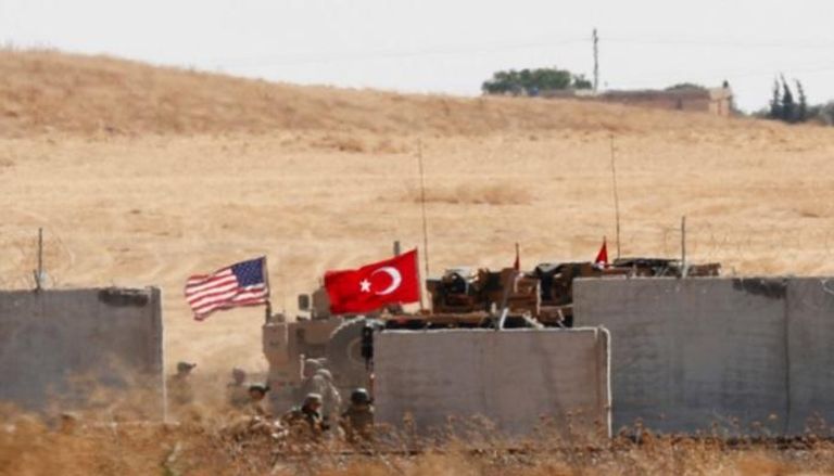 قوات أمريكية وتركيا على الحدود الشمالية السورية - رويترز
