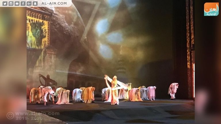 جانب من أوبريت "الحضن العربي" في لابيرل دبي