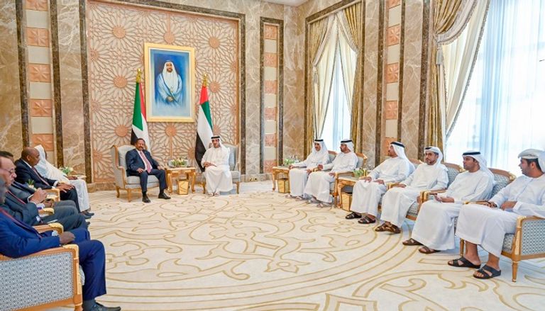 الشيخ منصور بن زايد ورئيس وزراء السودان