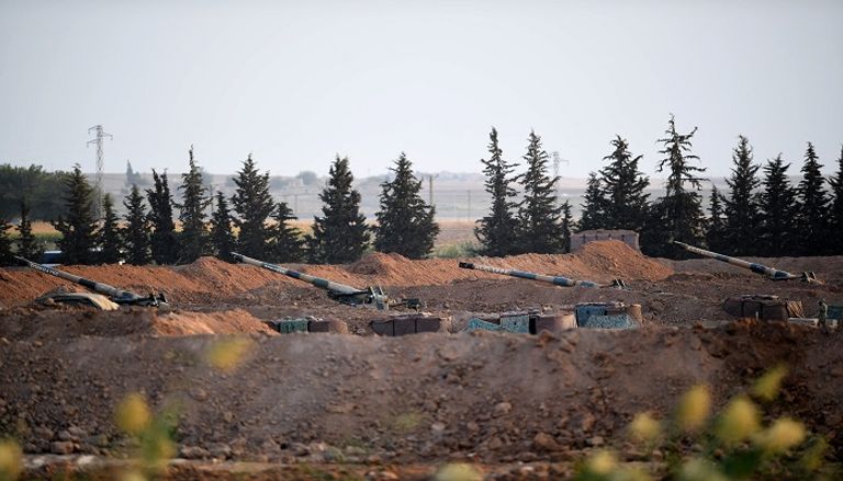 قوات تركية على الحدود السورية