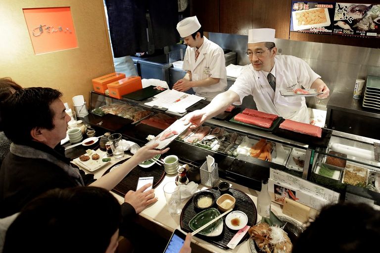 السوشي يعد وجبة صحية متكاملة