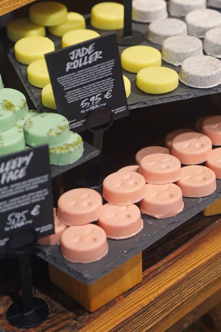 تصنيع منتجات صلبة للنظافة بدون عبوات بلاستيكية