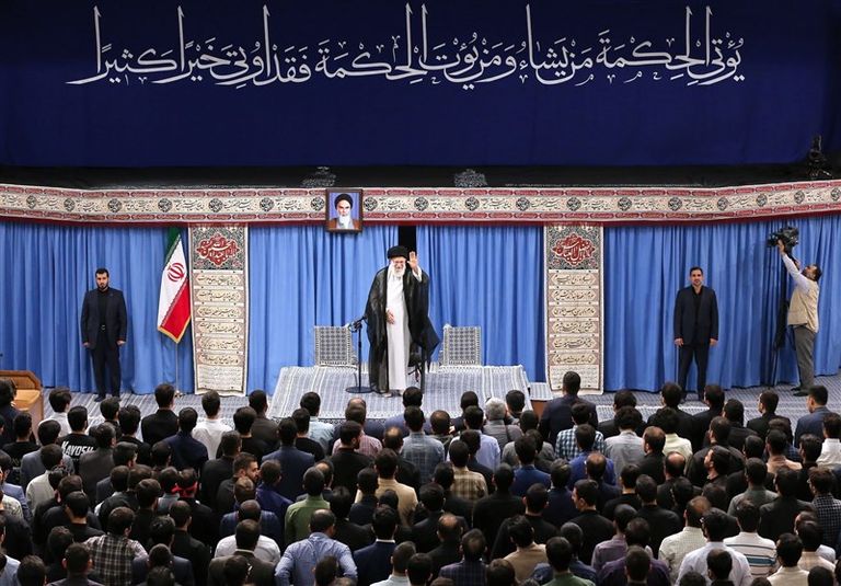 خامنئي خلال خطاب له في حسينية الخميني بطهران