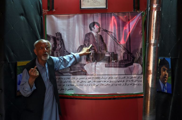 "إلفيس بريسلي" أفغانستان يحتفظ بشعبيته رغم وفاته الغامضة - صورة 1