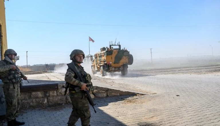 الآليات العسكرية التركية تتجه صوب الأراضي السورية
