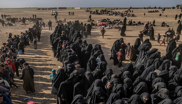 عائلات مقاتلي داعش تحت حراسة قوات سوريا الديمقراطية