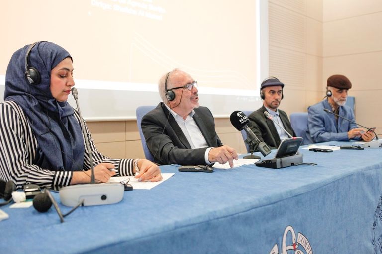 النقاشات تناولت العلاقة التاريخية بين العرب وإسبانيا