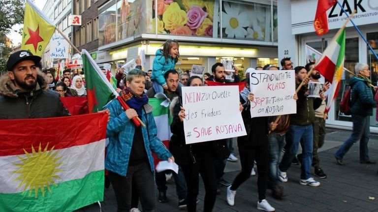 جانب من المظاهرة التي شهدتها مدينة بيرن