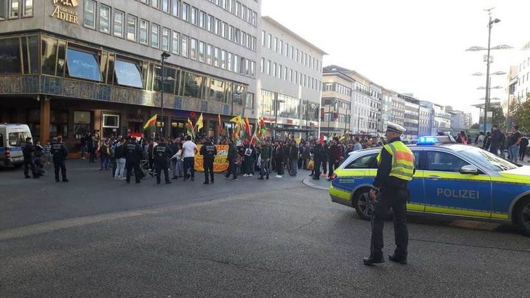 جانب من المظاهرة التي شهدتها مدينة بيرن