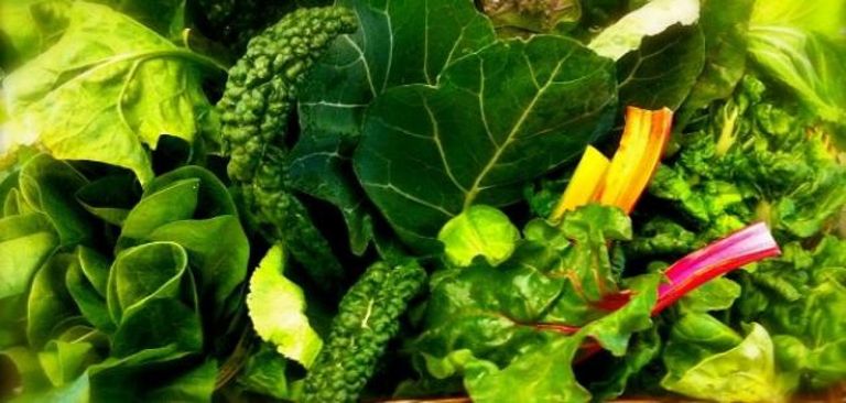 الخضروات الورقية للتخلص من سموم الكبد