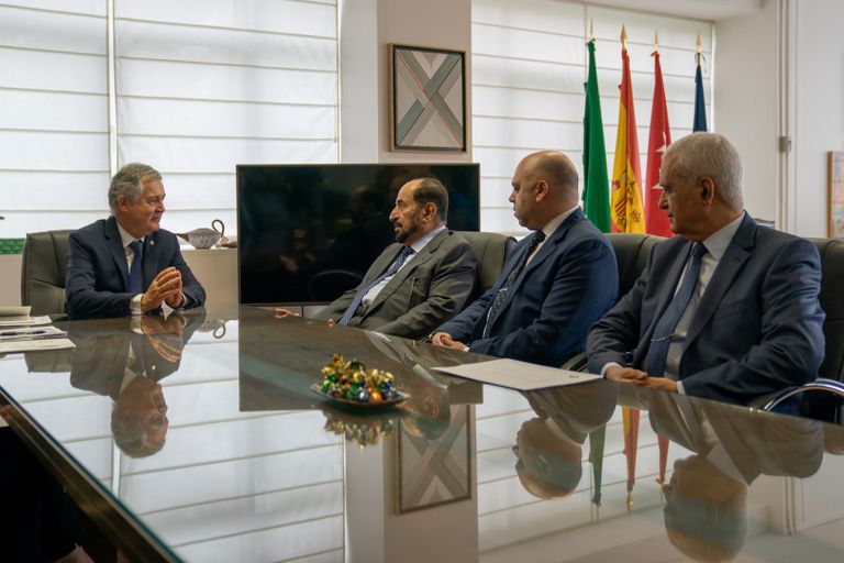 الشيخ الدكتور سلطان بن محمد القاسمي يتسلم الدكتوراة الفخرية