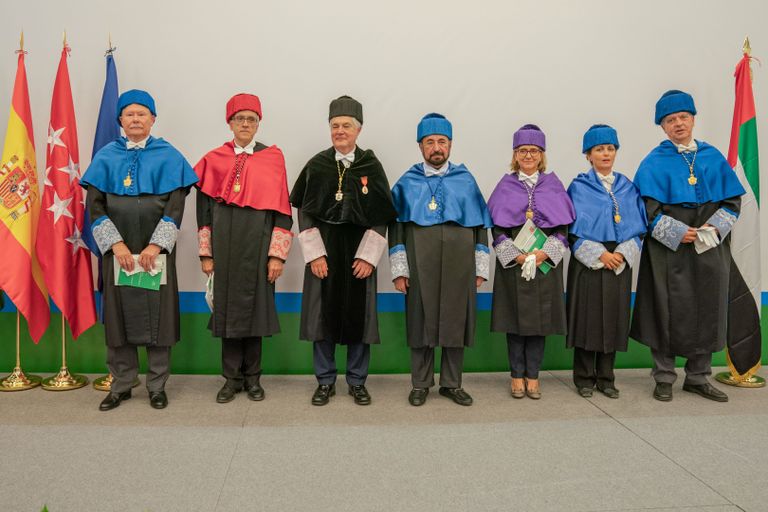 الشيخ الدكتور سلطان بن محمد القاسمي يتسلم الدكتوراة الفخرية