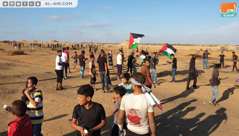 نقل أحد المصابين في جمعة شهدائنا الأطفال