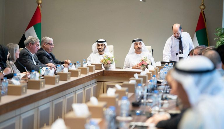 الوفد الأمريكي خلال زيارته وزارة الاقتصاد الإماراتية
