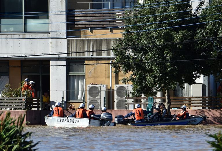 الإعصار هاجيبيس تسبب في فيضان أنهار وانقطاع الكهرباء