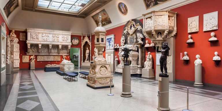 داخل إحدى قاعات متحف بوشكين