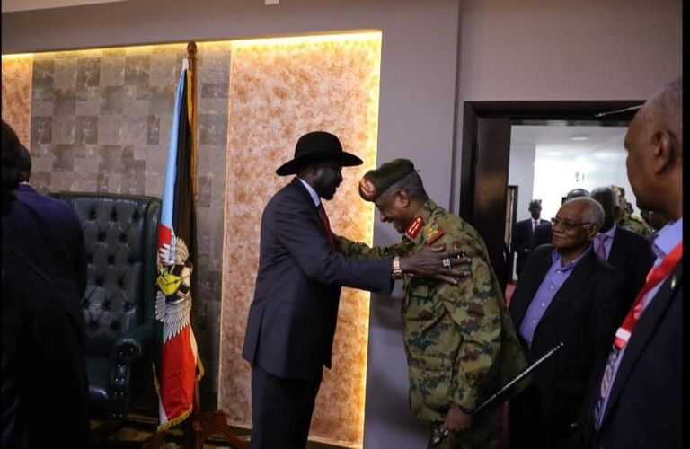 فرقاء السودان عقب التوقيع على إعلان المبادئ في جوبا - أرشيفية