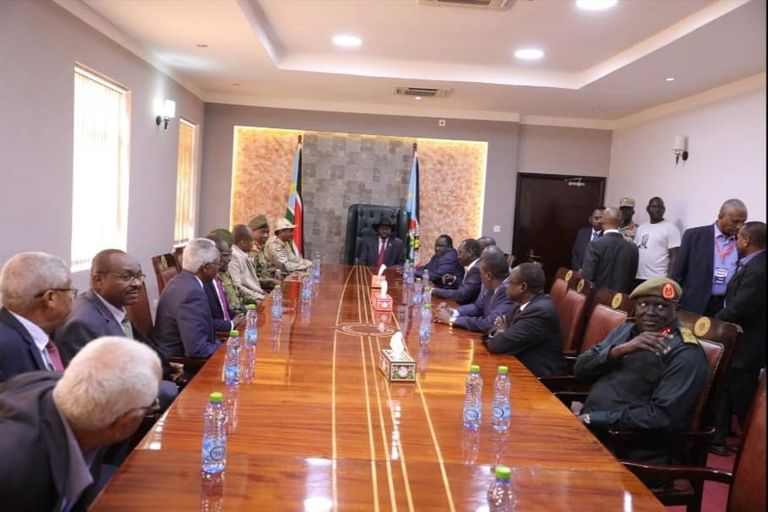 فرقاء السودان عقب التوقيع على إعلان المبادئ في جوبا - أرشيفية