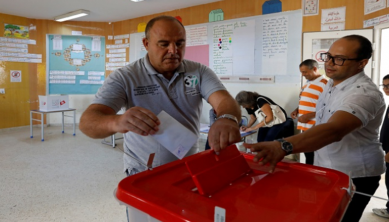 التونسيون ينتخبون رئيسا جديدا - رويترز