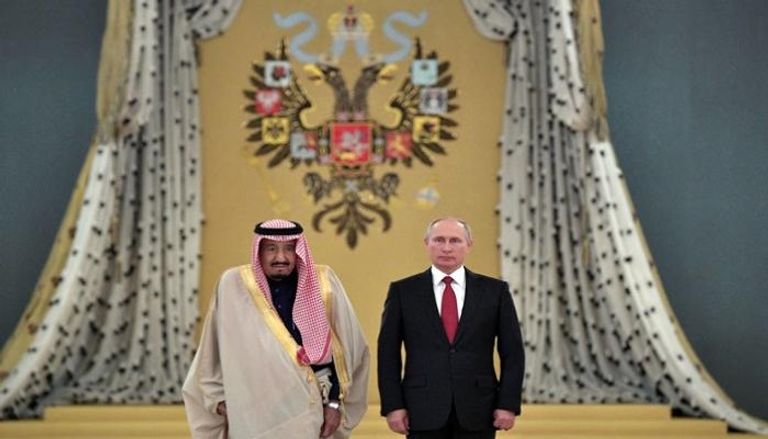 الملك سلمان بن عبد العزيز والرئيس الروسي فلاديمير بوتين في لقاء سابق