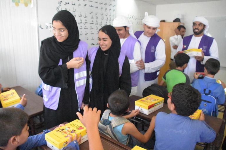 الوفد الإماراتي في مخيم اللاجئين بالأردن