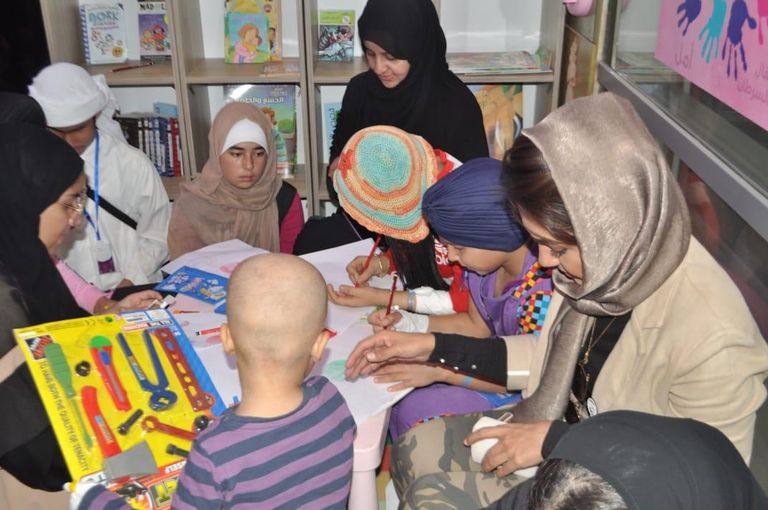 الوفد الإماراتي في مخيم اللاجئين بالأردن