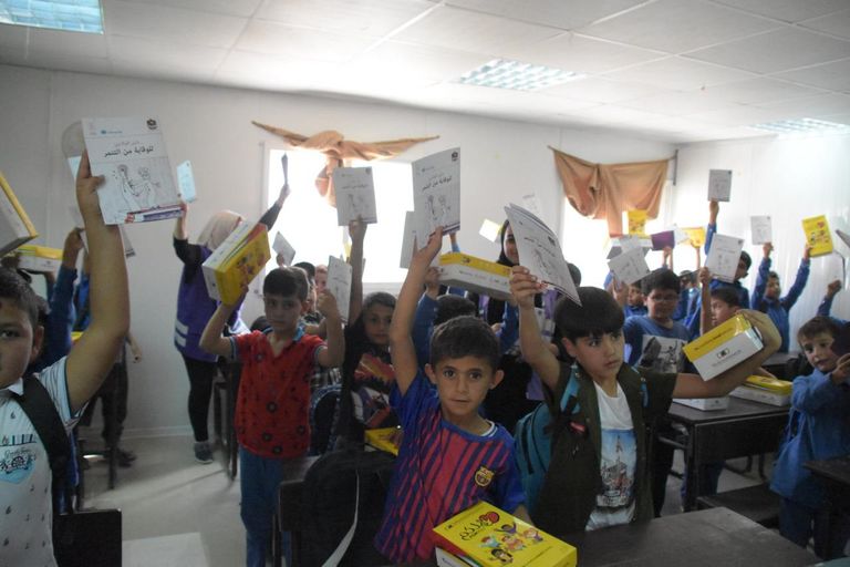 الوفد الإماراتي في مخيم اللاجئين بالأردن