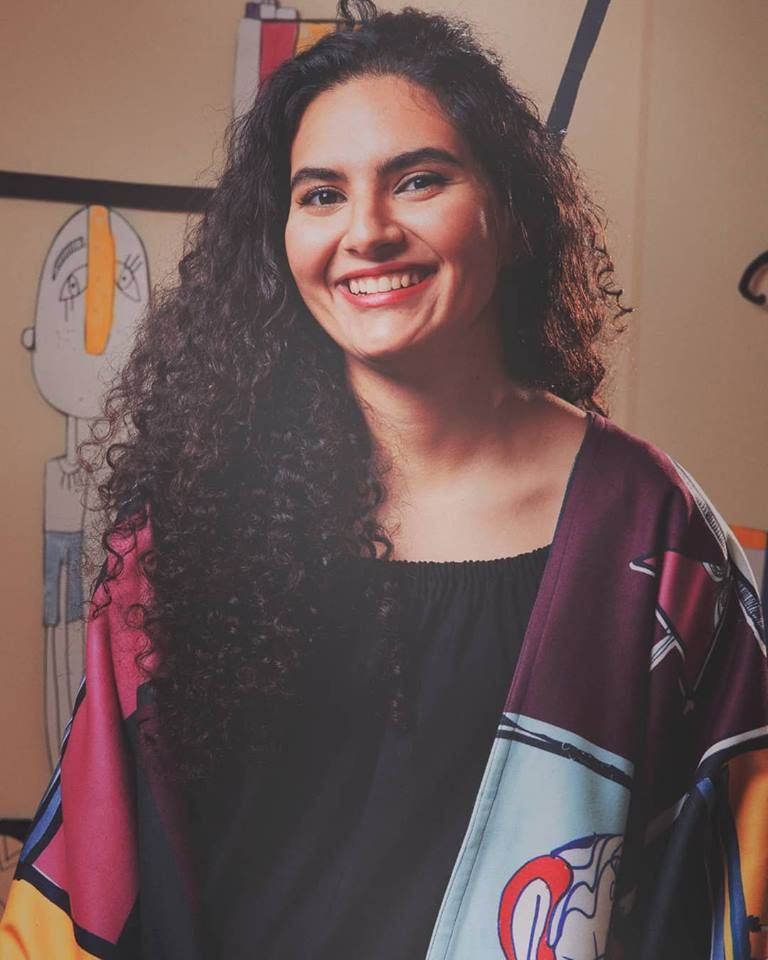 سمية أبوالعز مصممة أزياء صديقة البيئة