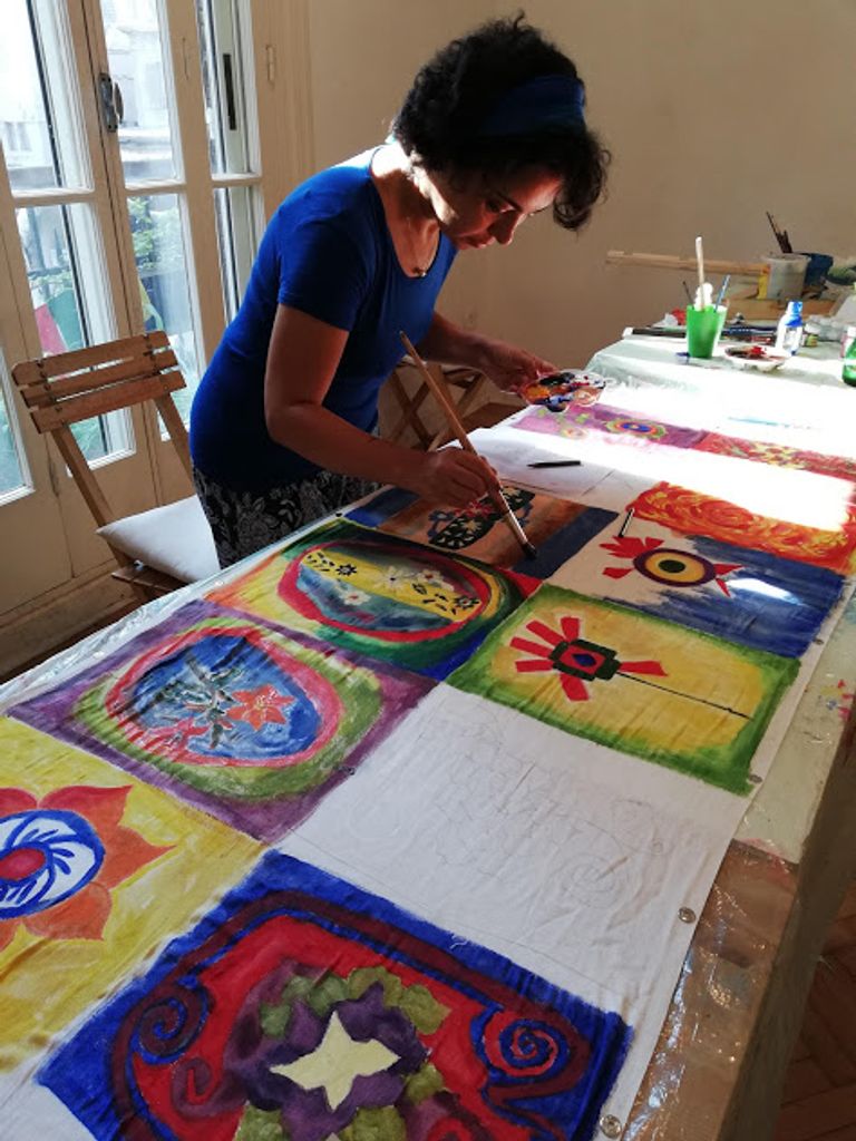 سمية أبوالعز مصممة أزياء صديقة البيئة