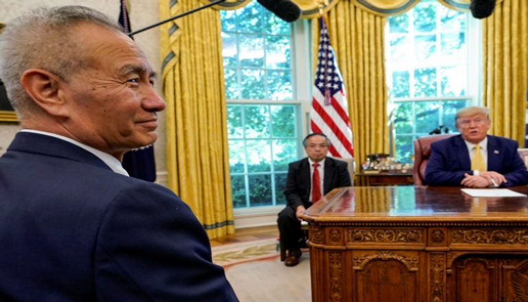 ترامب يستقبل كبير المفاوضين الصينيين في مكتبه بالبيت الأبيض - رويترز