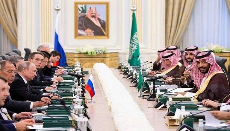 ولي العهد السعودي خلال اجتماعه مع الرئيس الروسي
