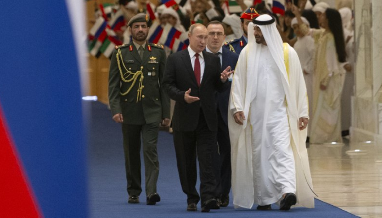 الشيخ محمد بن زايد والرئيس الروسي بالقصر الرئاسي