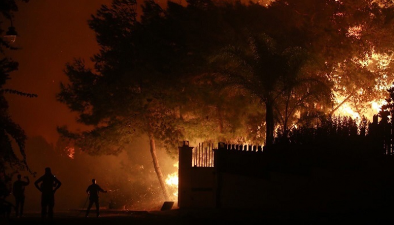 النيران تلتهم مساحات شاسعة من لبنان