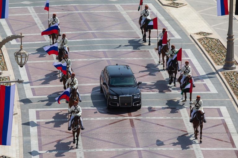 احتفاء إماراتي كبير بزيارة الرئيس الروسي