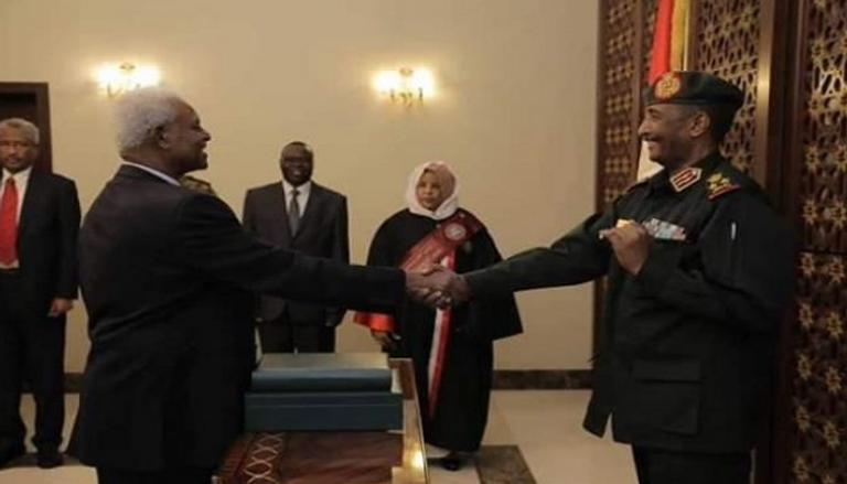 النائب العام السوداني تاج السر علي الحبر خلال أدائه اليمين الدستورية