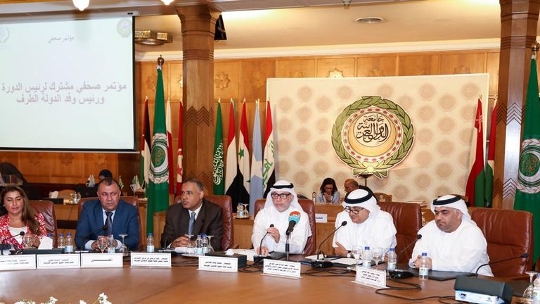 دولة الإمارات تناقش تقريرها الأول أمام لجنة حقوق الإنسان العربية بالجامعة العربية أحمد الجرمن ورئيس لجنة حقوق الإنسان العربية