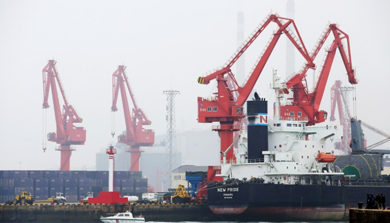 ناقلة نفط خام في ميناء صيني - رويترز 