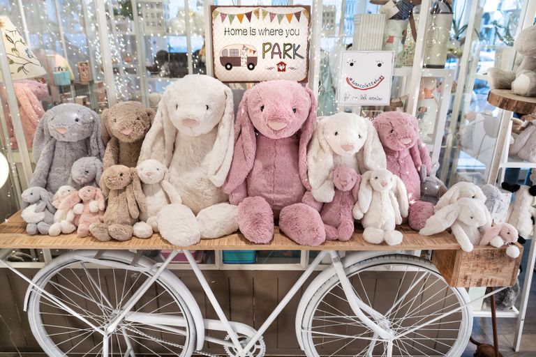 أول متجر مليء بالألعاب المحشوة المخصصة لـ