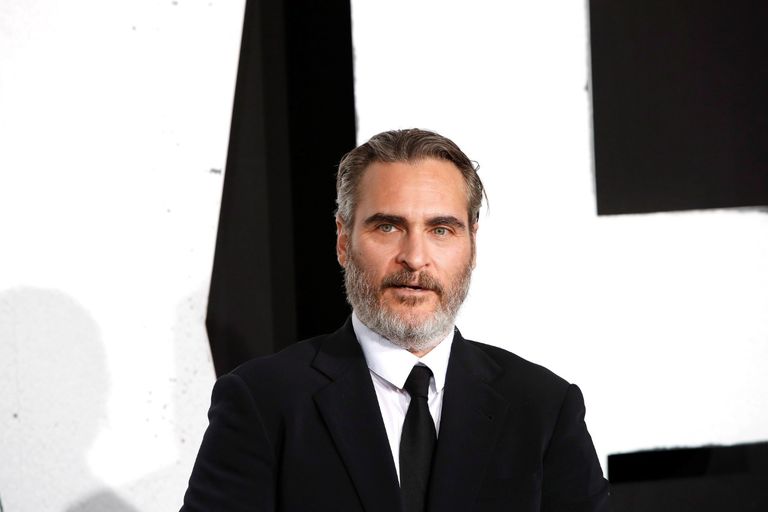 خواكين فينيكس في لقطة من "الجوكر"