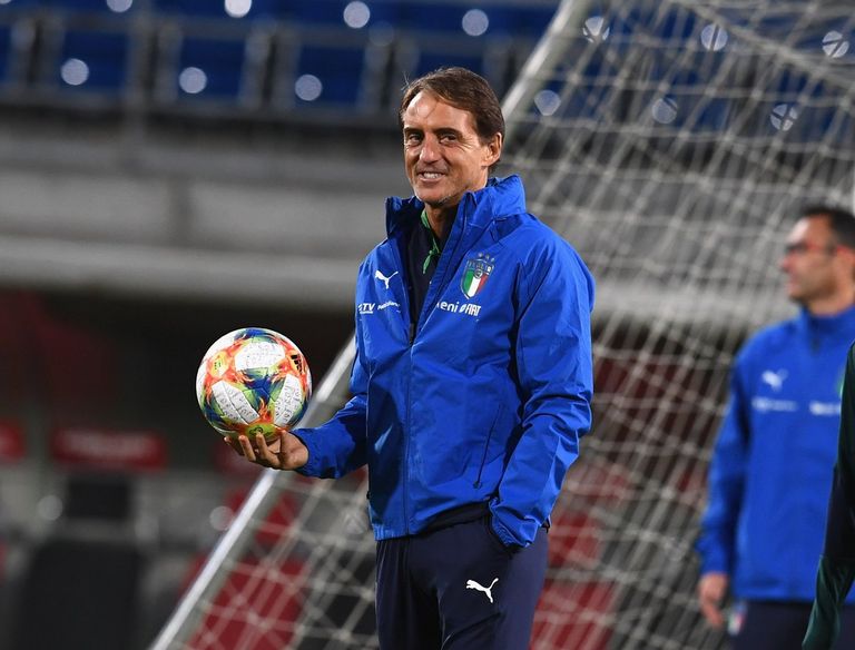 روبرتو مانشيني مدرب منتخب إيطاليا