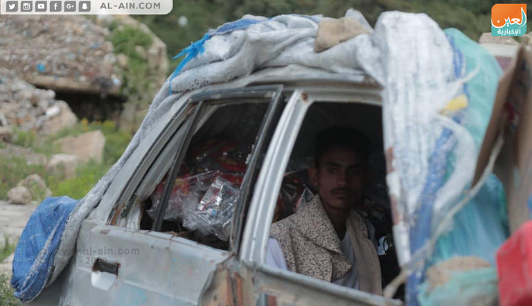 مركبات دمرها قصف مليشيا الحوثي تتحول إلى مشاريع لخدمة الأهالي