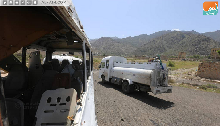 مركبات دمرها قصف مليشيا الحوثي تتحول إلى مشاريع لخدمة الأهالي