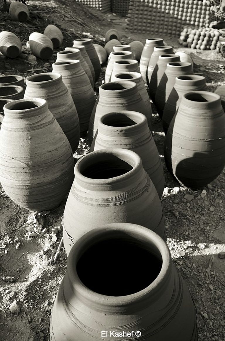 صناعة الفخار بقرية النزلة في محافظة الفيوم بمصر