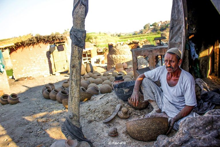 صناعة الفخار بقرية النزلة في محافظة الفيوم بمصر
