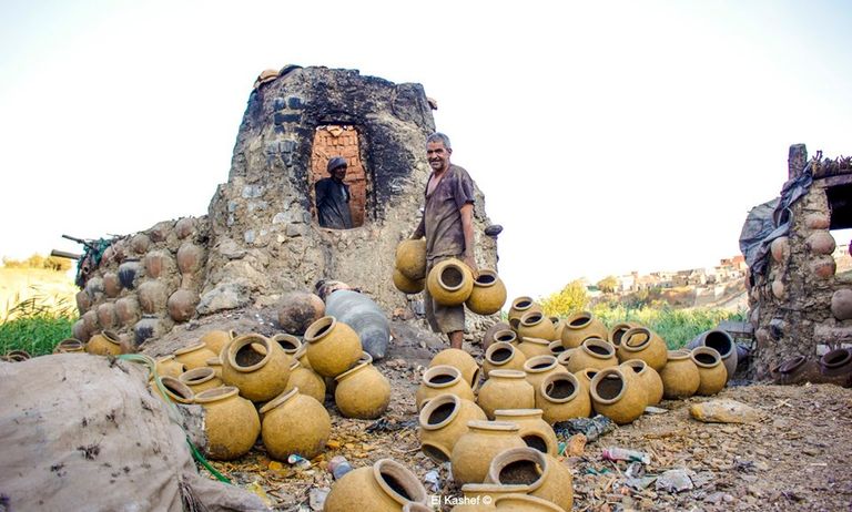 صناعة الفخار بقرية النزلة في محافظة الفيوم بمصر